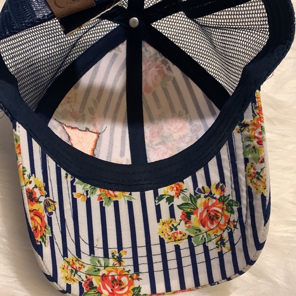 C.C hat - Picture 4 of 4